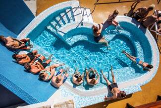 Thermal Pool Laugardalslaug 2 (Large).jpg