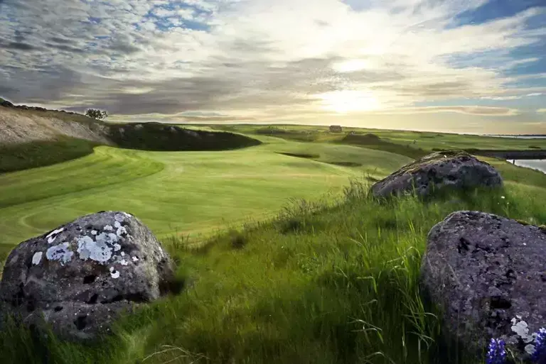 keilir golf course on a sunny day