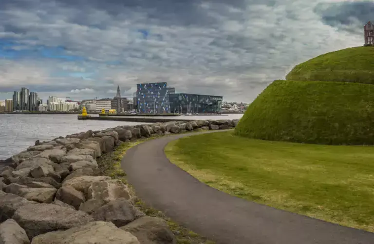 Þúfa art piece with Harpa in the back 